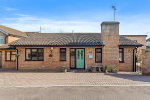 2, Pipers Close, Kettering NN15 7NQ