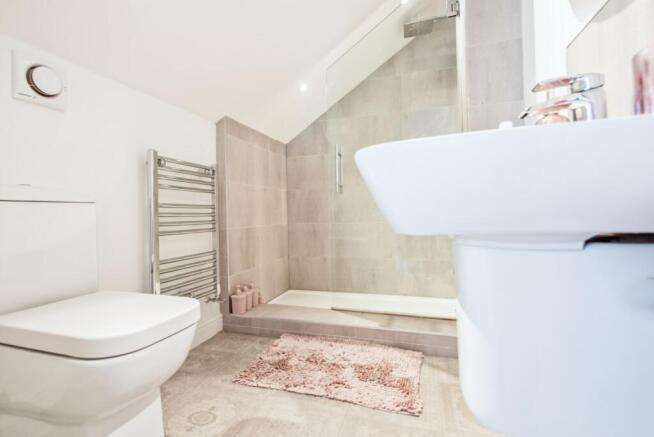 4 bed Semi-Detached for sale Image 12