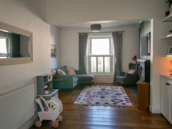 Lounge/Dining Room