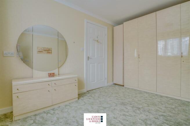 Bathroom 1-2.jpg