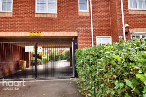 16, Carrington Road, Leicester LE5 1PY
