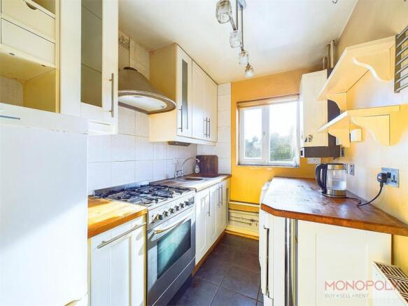 CAM01943G0-PR0378-STILL004.jpg
