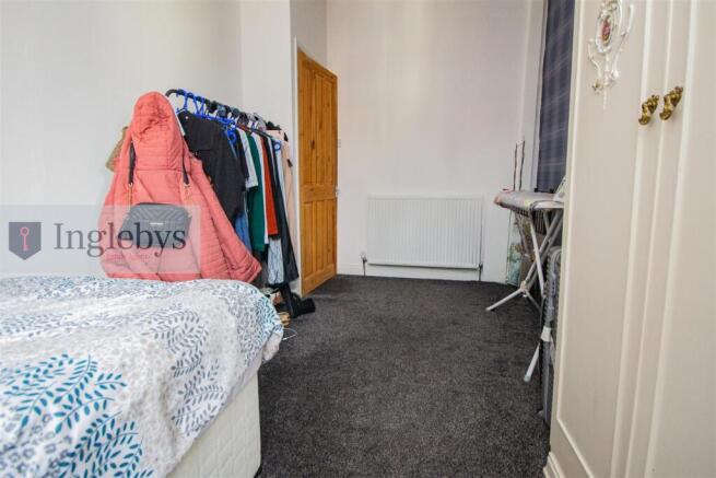 3 bed Flat for sale Image 9