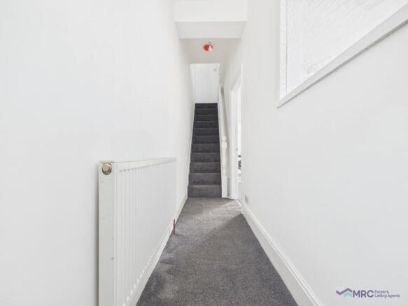 CAM04739G0-PR0305-STILL001