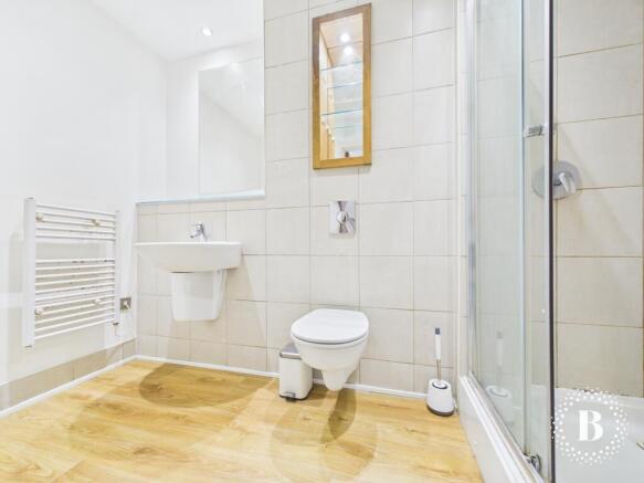 2 bed Flat to rent Image 10