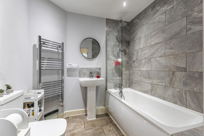 2 bed Flat for sale Image 12