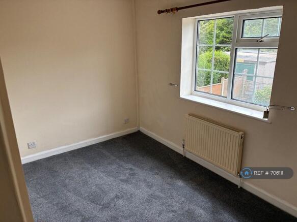 2 bed Terraced to rent Image 6