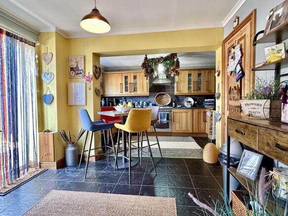 Kitchen/Dining Room