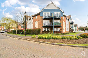 Flat 3, 8, The Lakes, Larkfield, Aylesford ME20 6GE