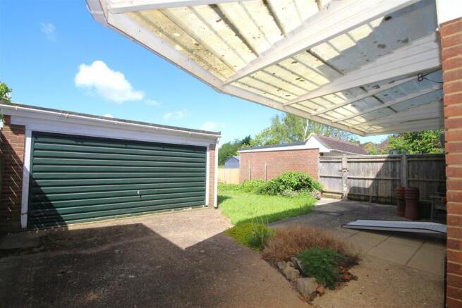 garden garage.JPG