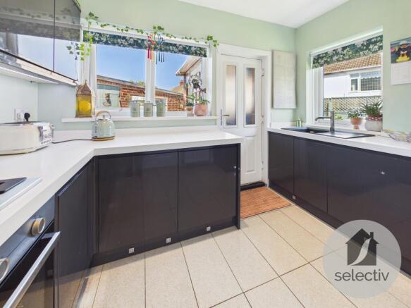 3 bed Semi-Detached Bungalow for sale Image 6