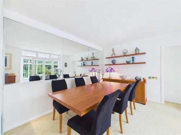4 bed Detached Bungalow for sale Image 11