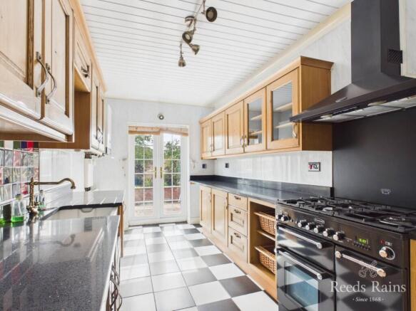3 bed Semi-Detached for sale Image 8