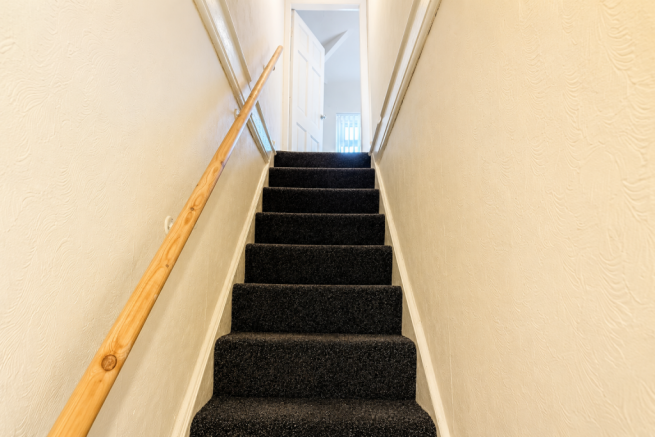 2 bed Semi-Detached to rent Image 4