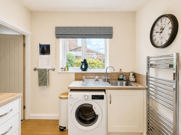 3 bed Semi-Detached for sale Image 8