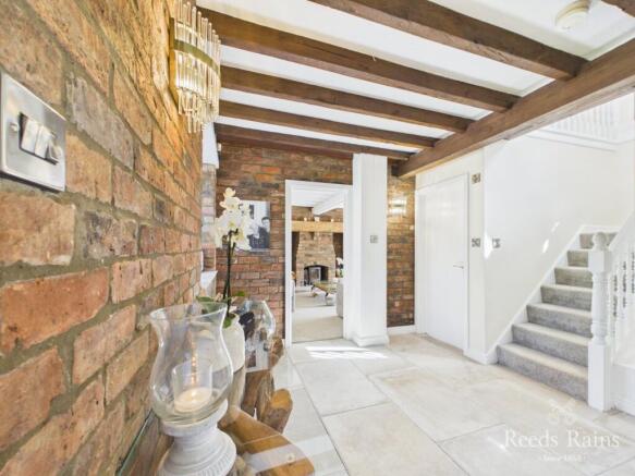 4 bed House for sale Image 6