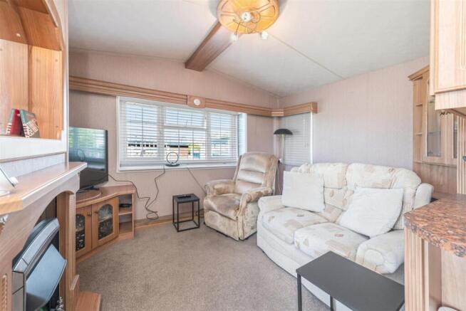 2 bed Park Home for sale Image 5