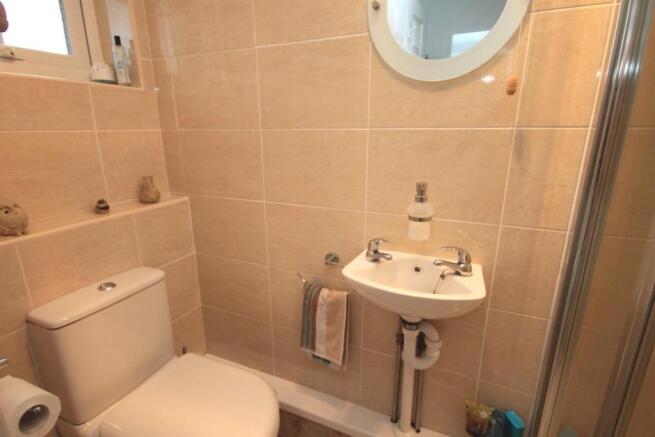SHOWER ROOM/W.C.