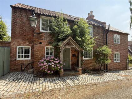 Mays Cottage, Westgate, Southwell