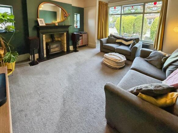 4 bed Semi-Detached for sale Image 3