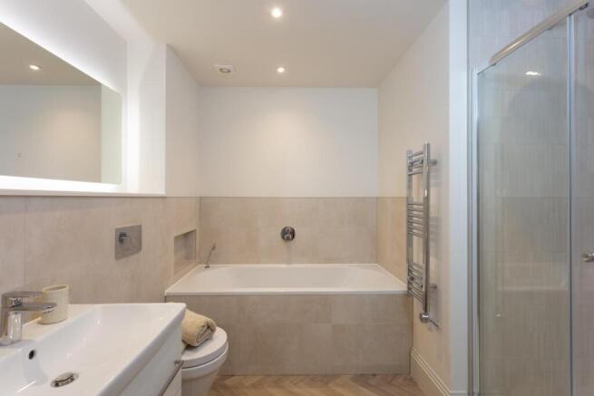 2 bed Apartment for sale Image 11