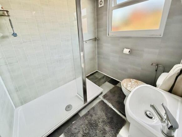 3 bed Semi-Detached for sale Image 10