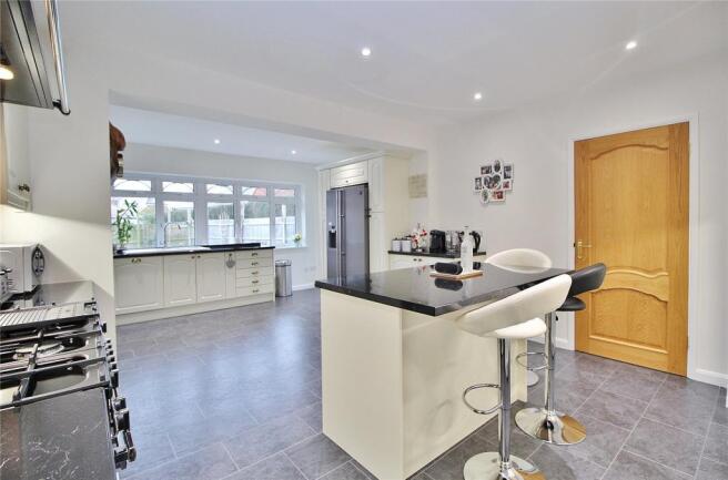 Kitchen/B'fast Room