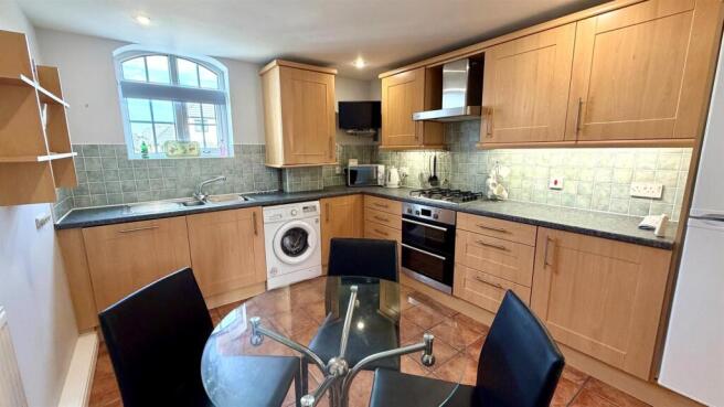 KITCHEN/ BREAKFAST ROOM