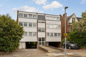 Flat 4, 3, Parklands, Surbiton KT5 8EA
