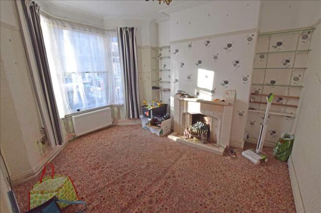 FRONT ROOM