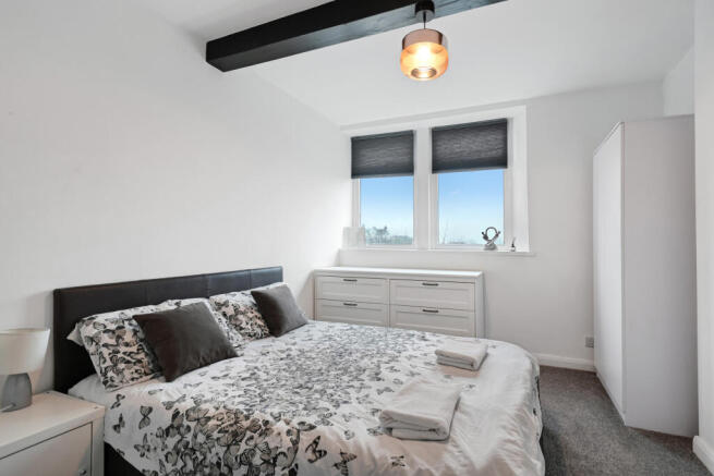 4 bed Semi-Detached for sale Image 8