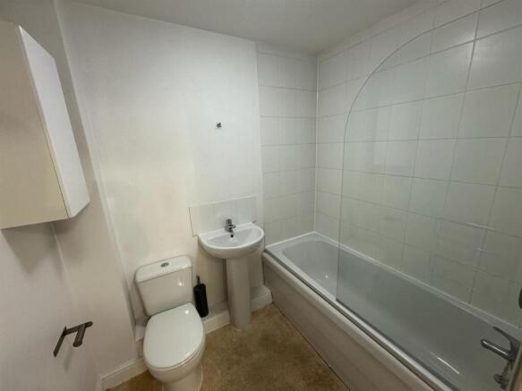 2 bed Apartment to rent Image 7