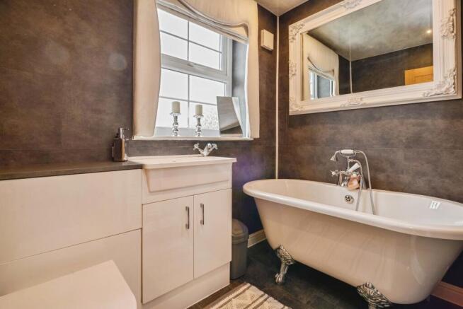 2 bed Semi-Detached for sale Image 9