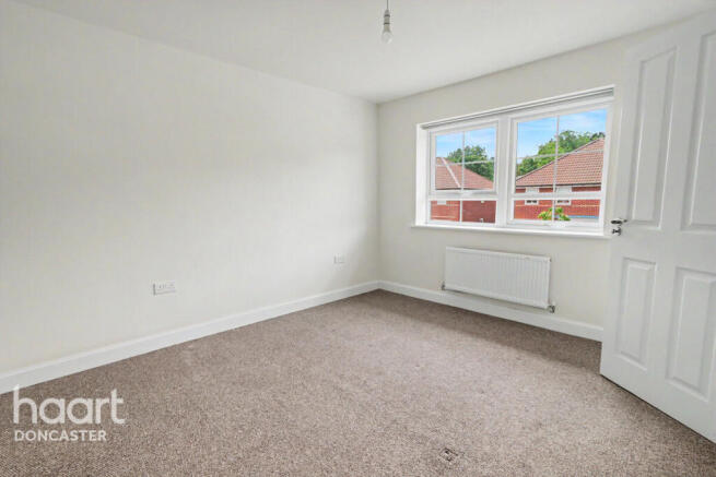 4 bed Detached for sale Image 12
