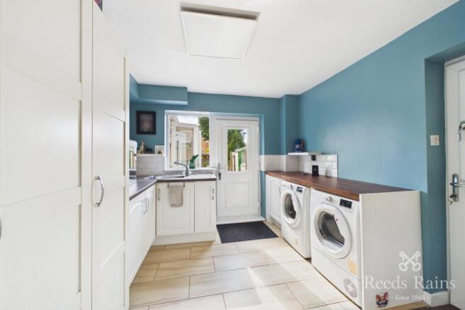 3 bed Semi-Detached for sale Image 7