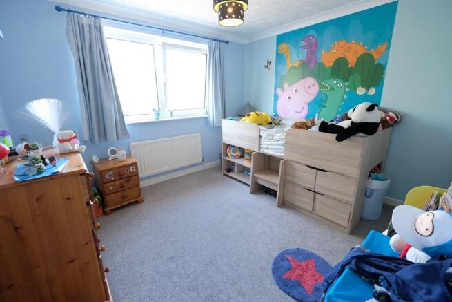 BEDROOM 2