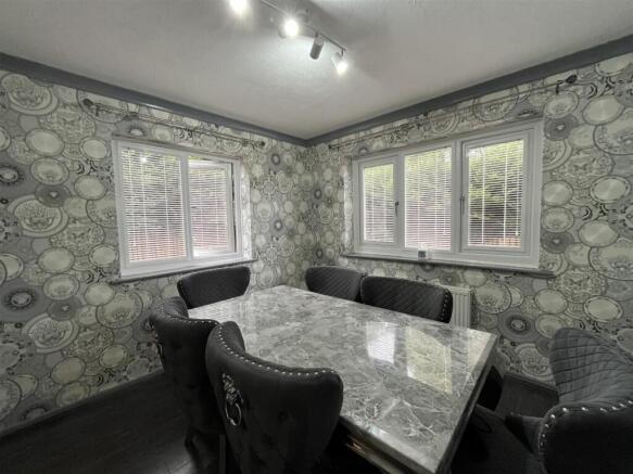 Wilson Road, Wyke, Bradford photo 4