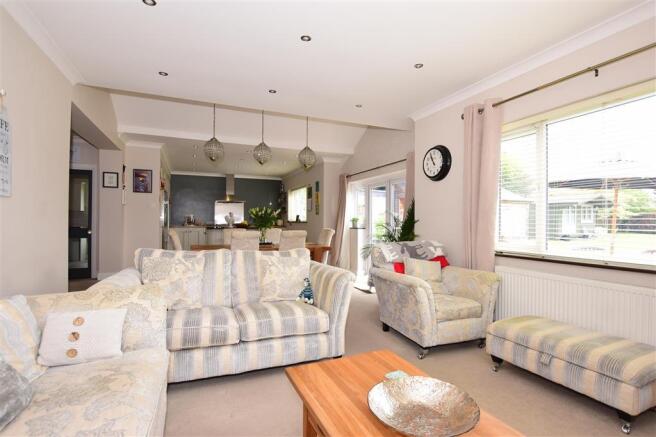 Kitchen/Lounge/Dining Area