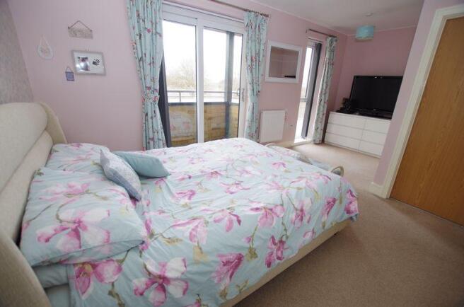 Bedroom 1 Pic 2