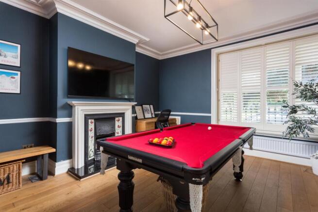 4 bed House for sale Image 10