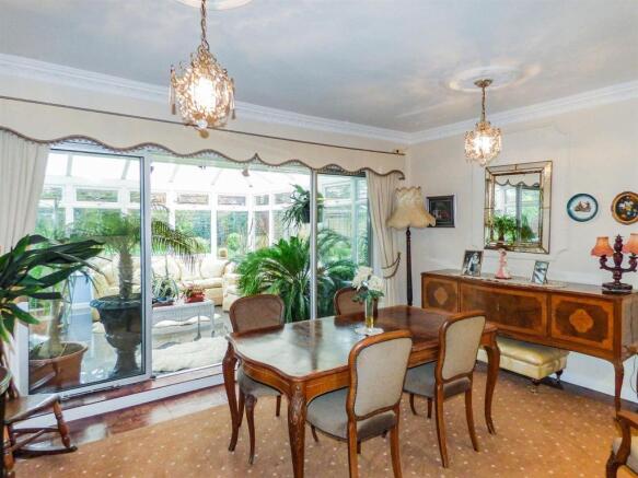 Dining room.jpeg
