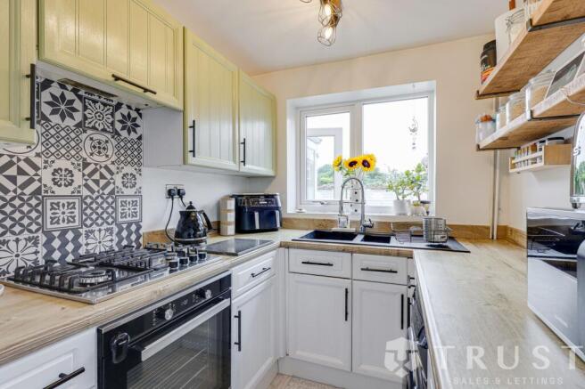 3 bed Semi-Detached for sale Image 7