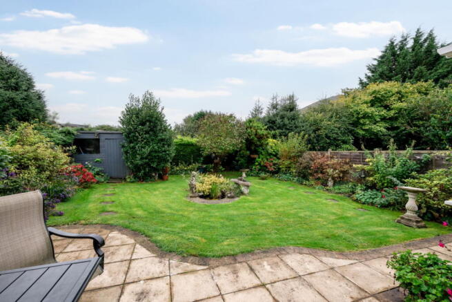 Wellswood Close, Hemel Hempstead, HP2 4QN photo 2