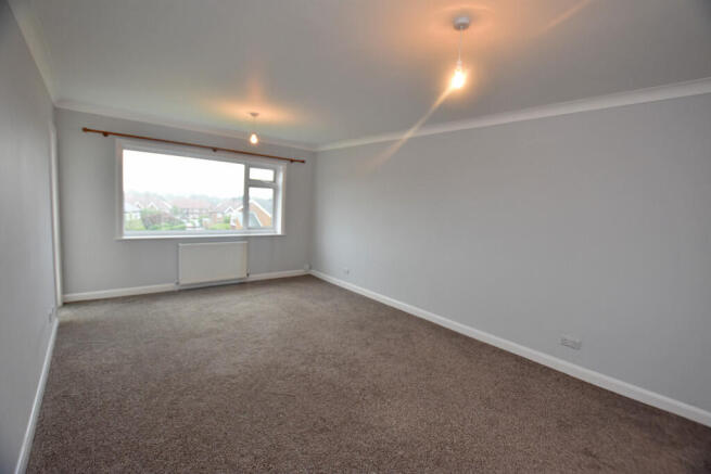 2 bed Apartment to rent Image 5