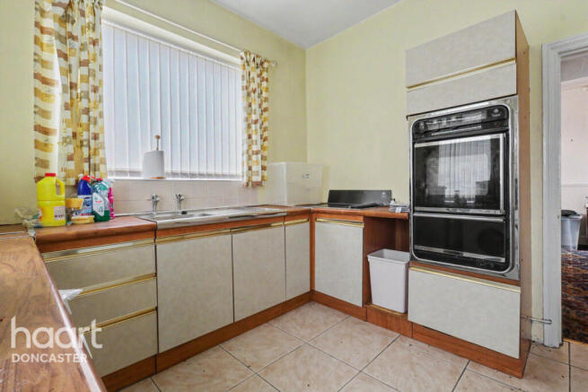 6 bed Semi-Detached for sale Image 4
