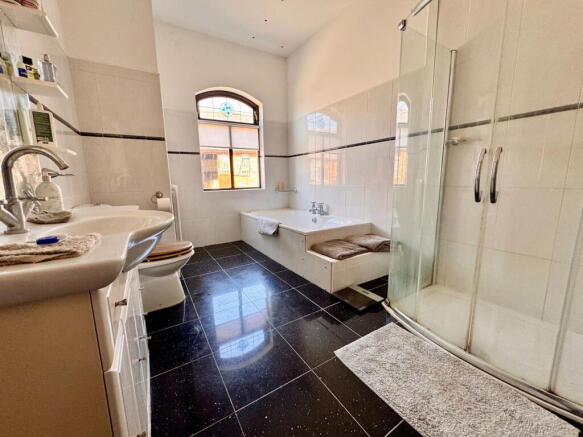 4 bed Smallholding for sale Image 11