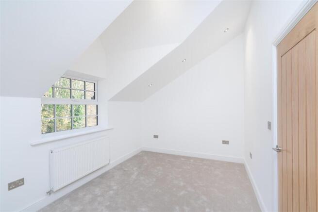 3 bed Semi-Detached for sale Image 12