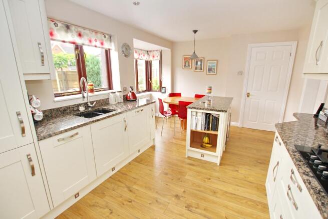 KITCHEN BREAKFAST ROOM