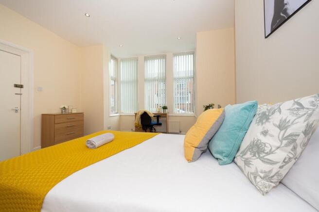 8 bed Terraced to rent Image 9