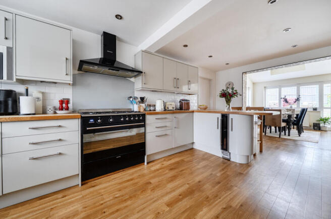 1374563-16-6904de...